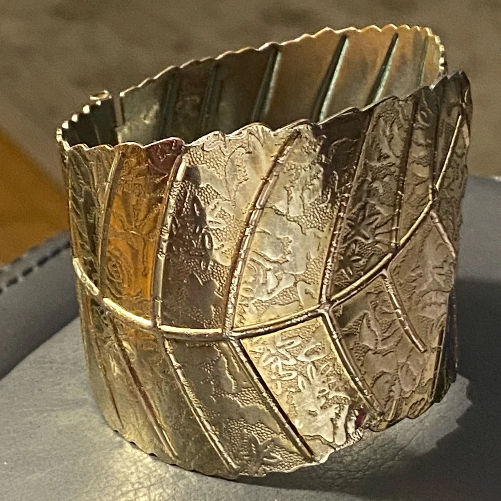 Gold Tone Textured Wide Leaf Design Hinge Overlapping Cuff Bracelet Bohemian